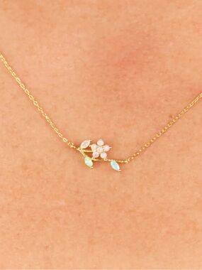 Dainty Floral Layering Necklace
